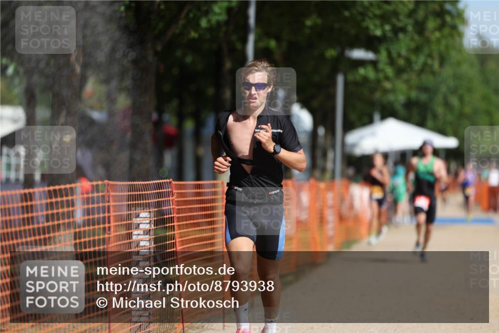 07.09.2025 - 19. Norderstedt Triathlon Michael Strokosch http://msf.ph/oto/8793938 07.09.2025 11:49:45 Laufen 770, 1160, 1184, 1383 meine-sportfotos.de