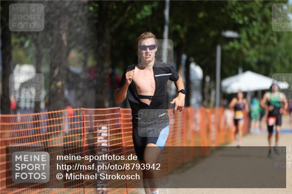 07.09.2025 - 19. Norderstedt Triathlon Michael Strokosch http://msf.ph/oto/8793942 07.09.2025 11:49:45 Laufen 770, 1160, 1184, 1383 meine-sportfotos.de