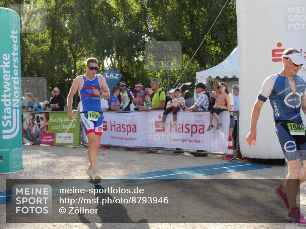 07.09.2025 - 19. Norderstedt Triathlon Zöllner http://msf.ph/oto/8793946 07.09.2025 16:41:54 Ziel 1584, 1595 meine-sportfotos.de