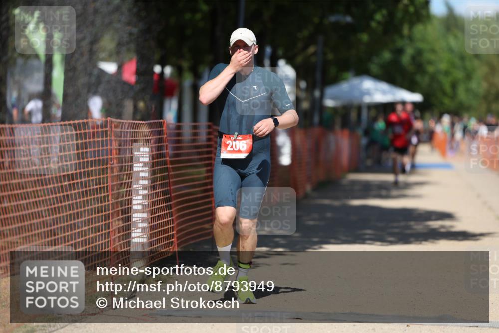 07.09.2025 - 19. Norderstedt Triathlon Michael Strokosch http://msf.ph/oto/8793949 07.09.2025 13:45:25 Laufen 193, 206 meine-sportfotos.de