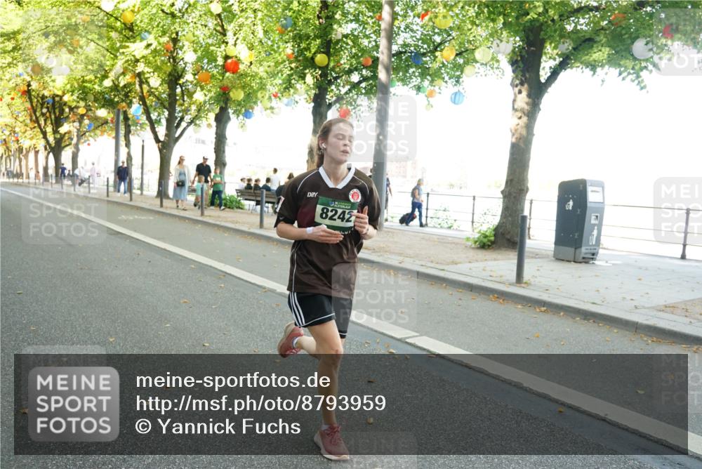 07.09.2025 - BARMER Alsterlauf Yannick Fuchs http://msf.ph/oto/8793959 07.09.2025 11:41:39 Laufen 8242 meine-sportfotos.de