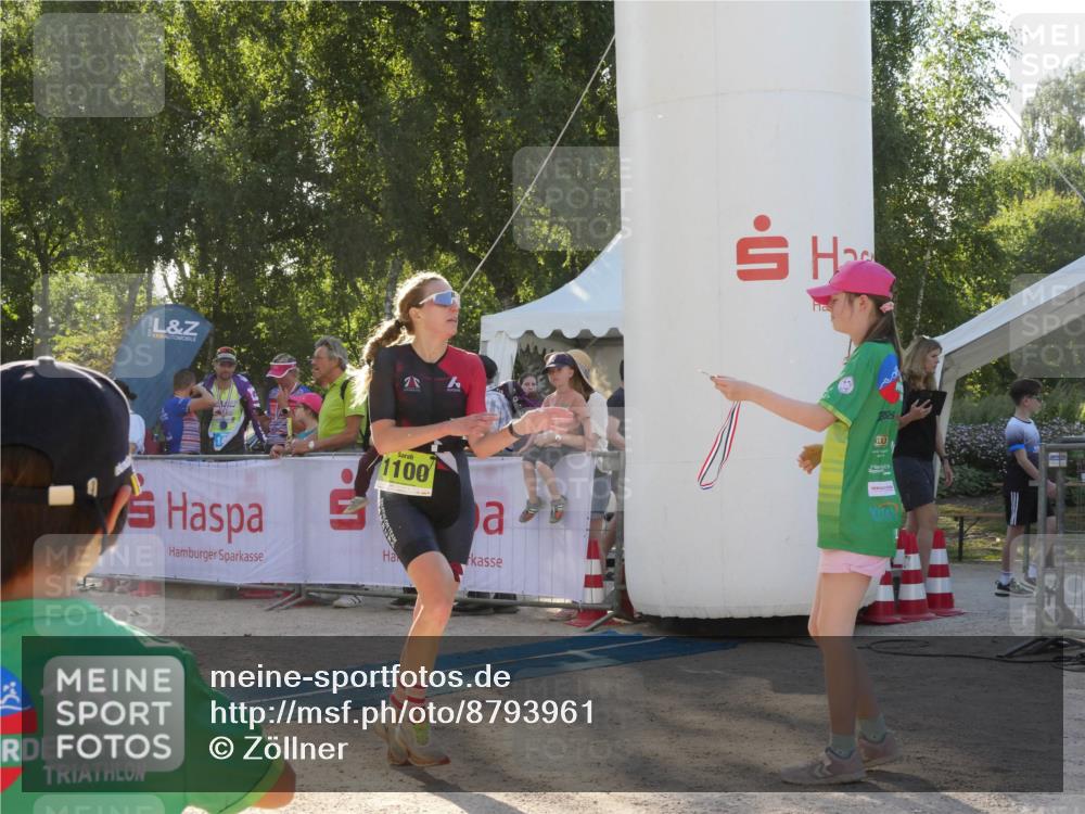 07.09.2025 - 19. Norderstedt Triathlon Zöllner http://msf.ph/oto/8793961 07.09.2025 16:42:13 Ziel 403, 459, 1100 meine-sportfotos.de