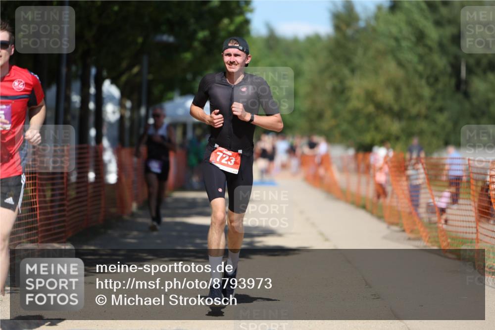 07.09.2025 - 19. Norderstedt Triathlon Michael Strokosch http://msf.ph/oto/8793973 07.09.2025 13:45:36 Laufen 325, 338, 723 meine-sportfotos.de