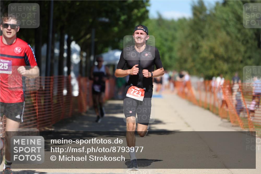 07.09.2025 - 19. Norderstedt Triathlon Michael Strokosch http://msf.ph/oto/8793977 07.09.2025 13:45:36 Laufen 325, 338, 723 meine-sportfotos.de