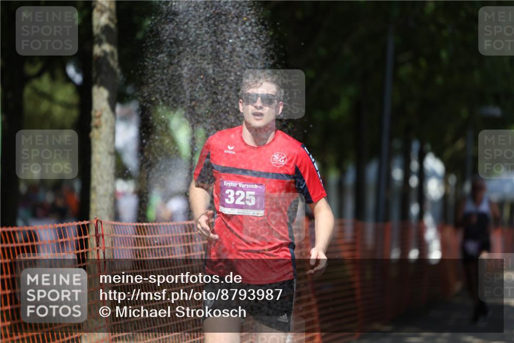 07.09.2025 - 19. Norderstedt Triathlon Michael Strokosch http://msf.ph/oto/8793987 07.09.2025 13:45:37 Laufen 325, 338, 723 meine-sportfotos.de