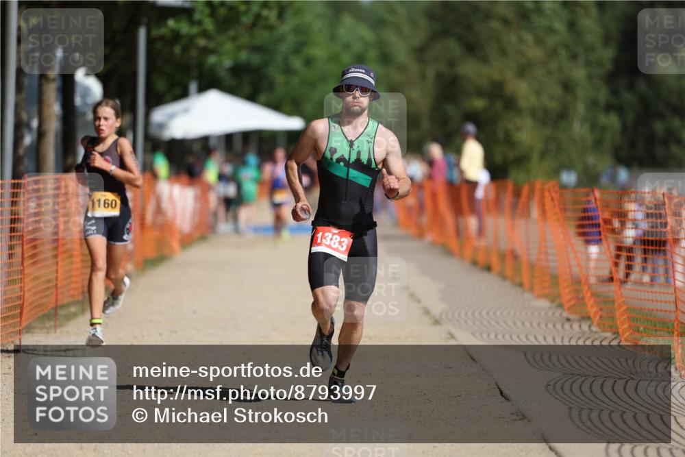 07.09.2025 - 19. Norderstedt Triathlon Michael Strokosch http://msf.ph/oto/8793997 07.09.2025 11:49:49 Laufen 770, 1160, 1184, 1383 meine-sportfotos.de