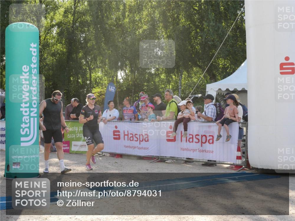 07.09.2025 - 19. Norderstedt Triathlon Zöllner http://msf.ph/oto/8794031 07.09.2025 16:43:13 Ziel 1049, 1544 meine-sportfotos.de