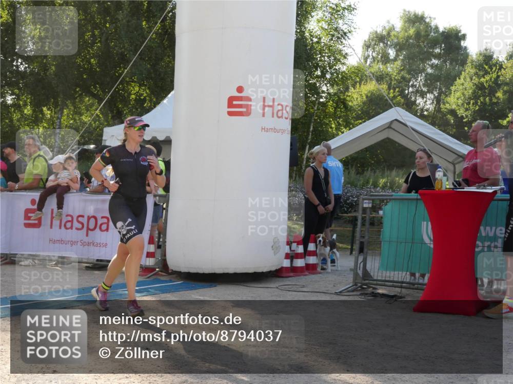 07.09.2025 - 19. Norderstedt Triathlon Zöllner http://msf.ph/oto/8794037 07.09.2025 16:43:14 Ziel 1049, 1544 meine-sportfotos.de