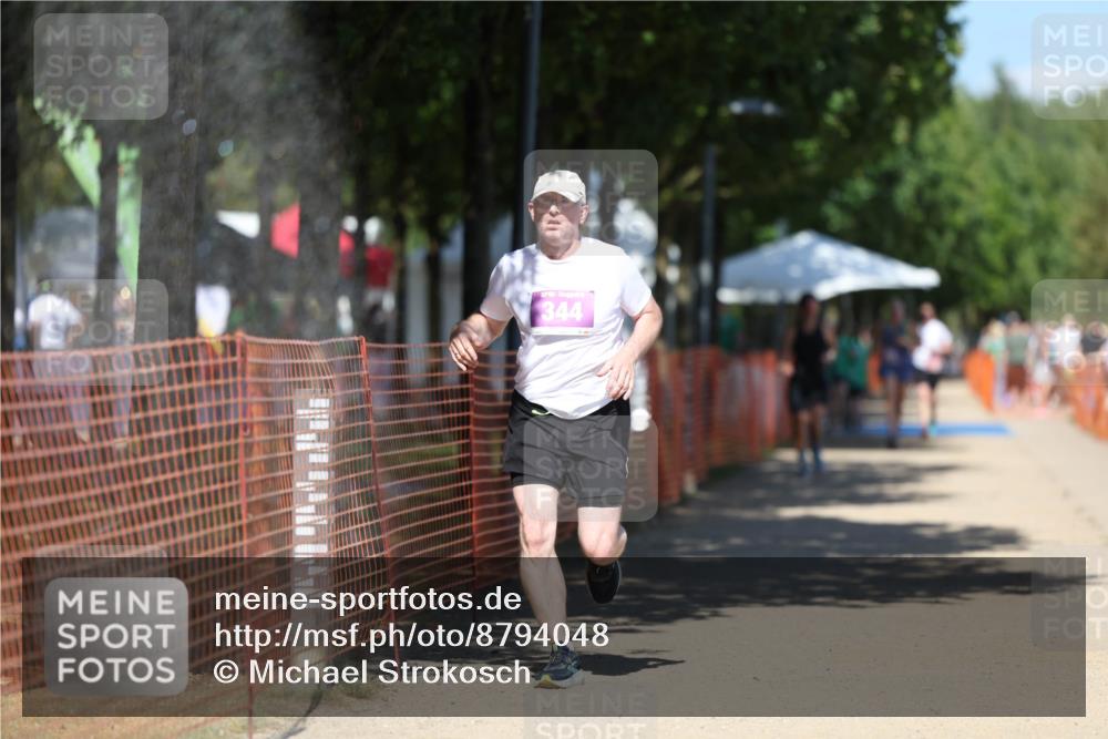 07.09.2025 - 19. Norderstedt Triathlon Michael Strokosch http://msf.ph/oto/8794048 07.09.2025 13:45:52 Laufen 344, 350 meine-sportfotos.de