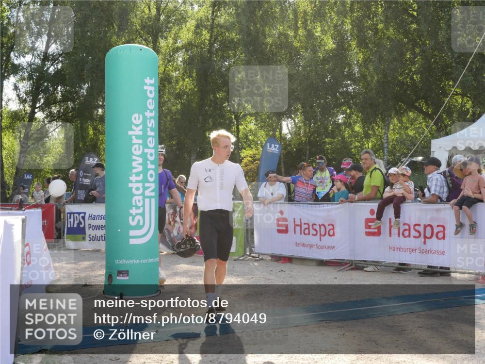 07.09.2025 - 19. Norderstedt Triathlon Zöllner http://msf.ph/oto/8794049 07.09.2025 16:43:22 Ziel 430, 1545, 1546, 1586 meine-sportfotos.de