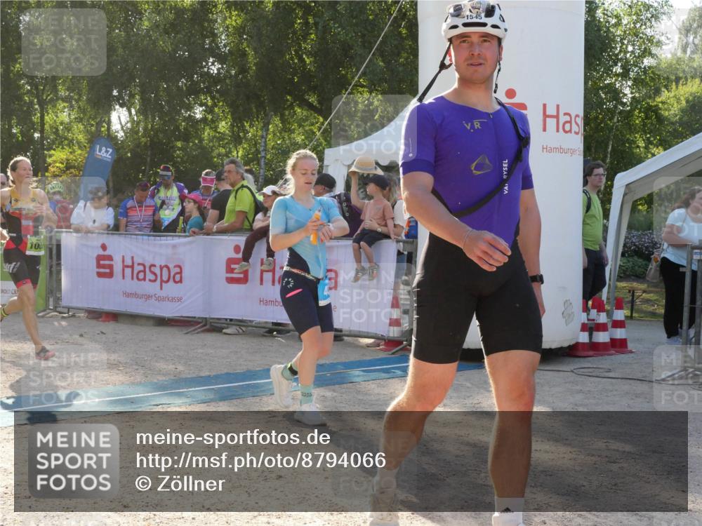 07.09.2025 - 19. Norderstedt Triathlon Zöllner http://msf.ph/oto/8794066 07.09.2025 16:43:28 Ziel 430, 1063, 1422, 1545, 1546, 1586, 1606 meine-sportfotos.de
