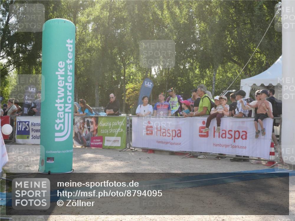 07.09.2025 - 19. Norderstedt Triathlon Zöllner http://msf.ph/oto/8794095 07.09.2025 16:43:38 Ziel 1549, 1577, 1606, 1630 meine-sportfotos.de
