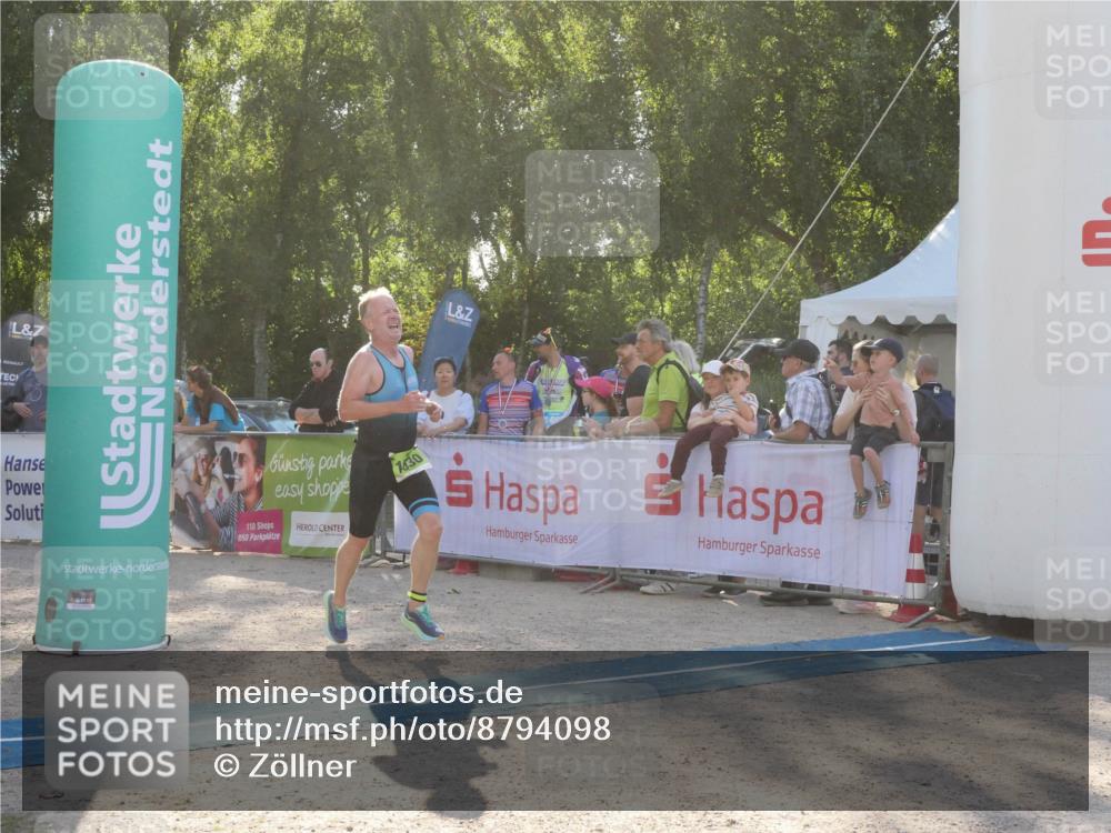 07.09.2025 - 19. Norderstedt Triathlon Zöllner http://msf.ph/oto/8794098 07.09.2025 16:43:39 Ziel 1549, 1577, 1606, 1630 meine-sportfotos.de