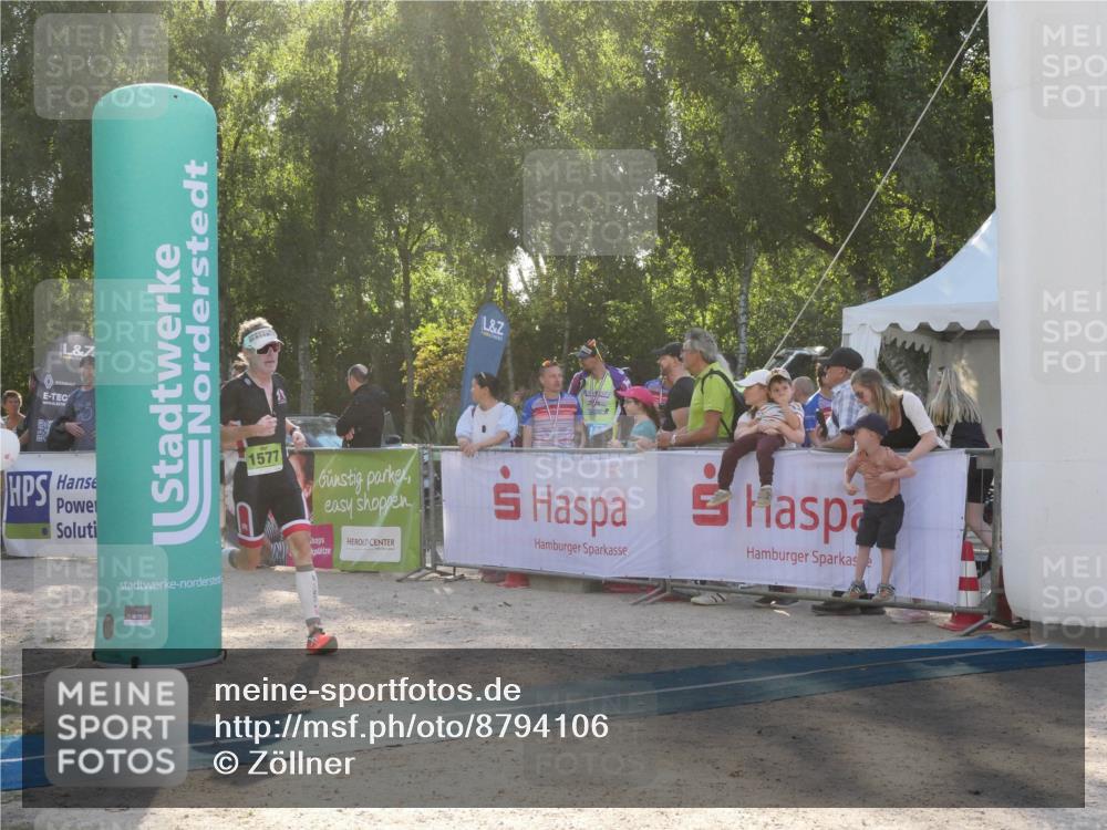 07.09.2025 - 19. Norderstedt Triathlon Zöllner http://msf.ph/oto/8794106 07.09.2025 16:43:40 Ziel 1549, 1577, 1630 meine-sportfotos.de