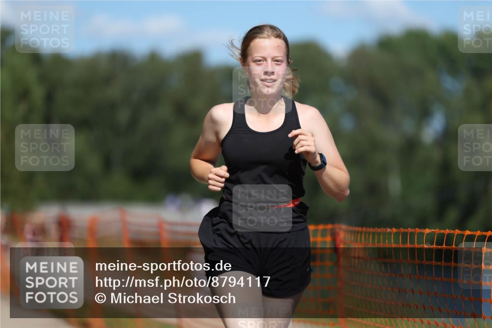 07.09.2025 - 19. Norderstedt Triathlon Michael Strokosch http://msf.ph/oto/8794117 07.09.2025 13:45:58 Laufen 344, 350, 1259 meine-sportfotos.de