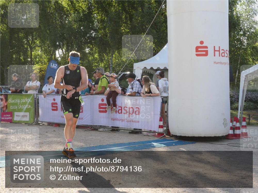07.09.2025 - 19. Norderstedt Triathlon Zöllner http://msf.ph/oto/8794136 07.09.2025 16:43:52 Ziel 1097, 1486, 1555 meine-sportfotos.de