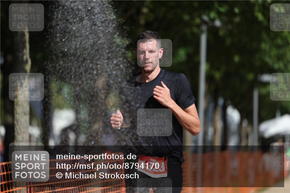 07.09.2025 - 19. Norderstedt Triathlon Michael Strokosch http://msf.ph/oto/8794170 07.09.2025 11:50:07 Laufen 1178, 1323 meine-sportfotos.de