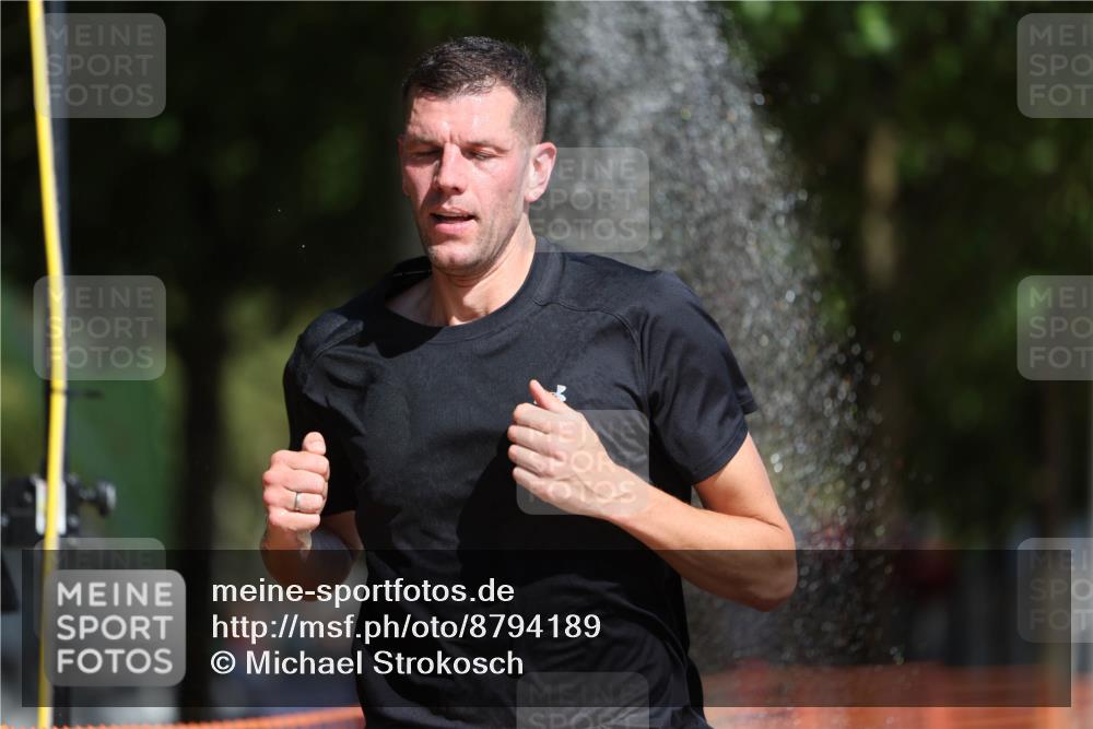 07.09.2025 - 19. Norderstedt Triathlon Michael Strokosch http://msf.ph/oto/8794189 07.09.2025 11:50:07 Laufen 1178, 1323 meine-sportfotos.de