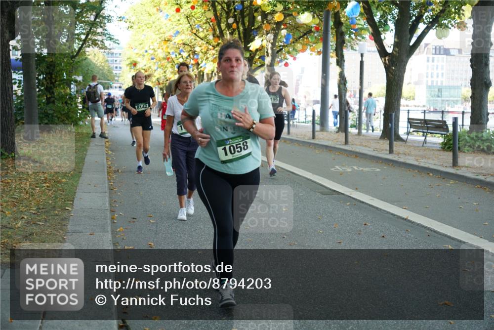 07.09.2025 - BARMER Alsterlauf Yannick Fuchs http://msf.ph/oto/8794203 07.09.2025 11:42:01 Laufen 8142, 1058, 199 meine-sportfotos.de