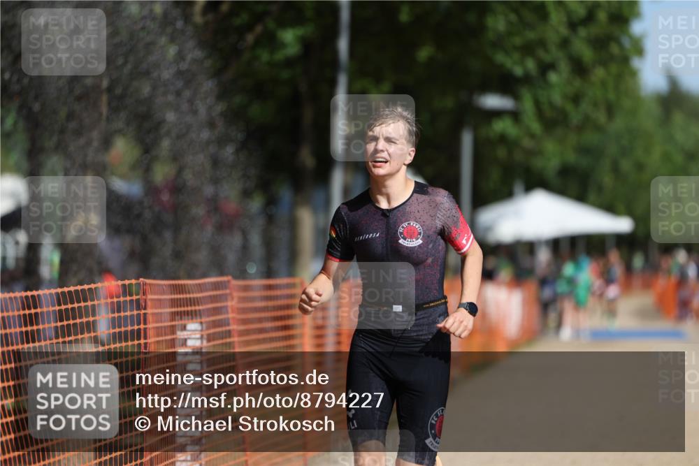 07.09.2025 - 19. Norderstedt Triathlon Michael Strokosch http://msf.ph/oto/8794227 07.09.2025 11:50:22 Laufen 1156 meine-sportfotos.de