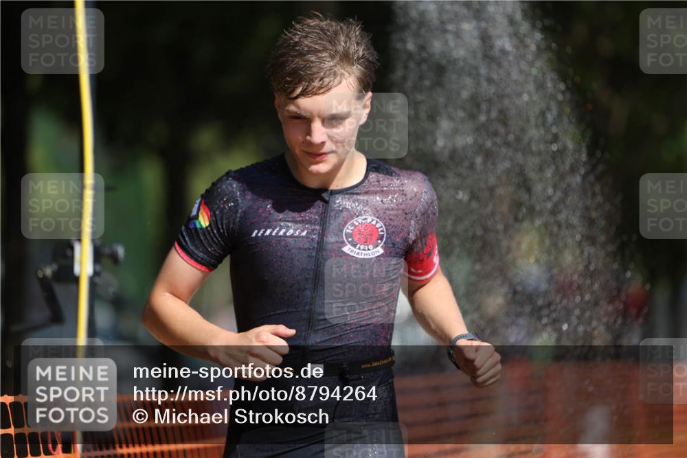 07.09.2025 - 19. Norderstedt Triathlon Michael Strokosch http://msf.ph/oto/8794264 07.09.2025 11:50:24 Laufen 1156 meine-sportfotos.de