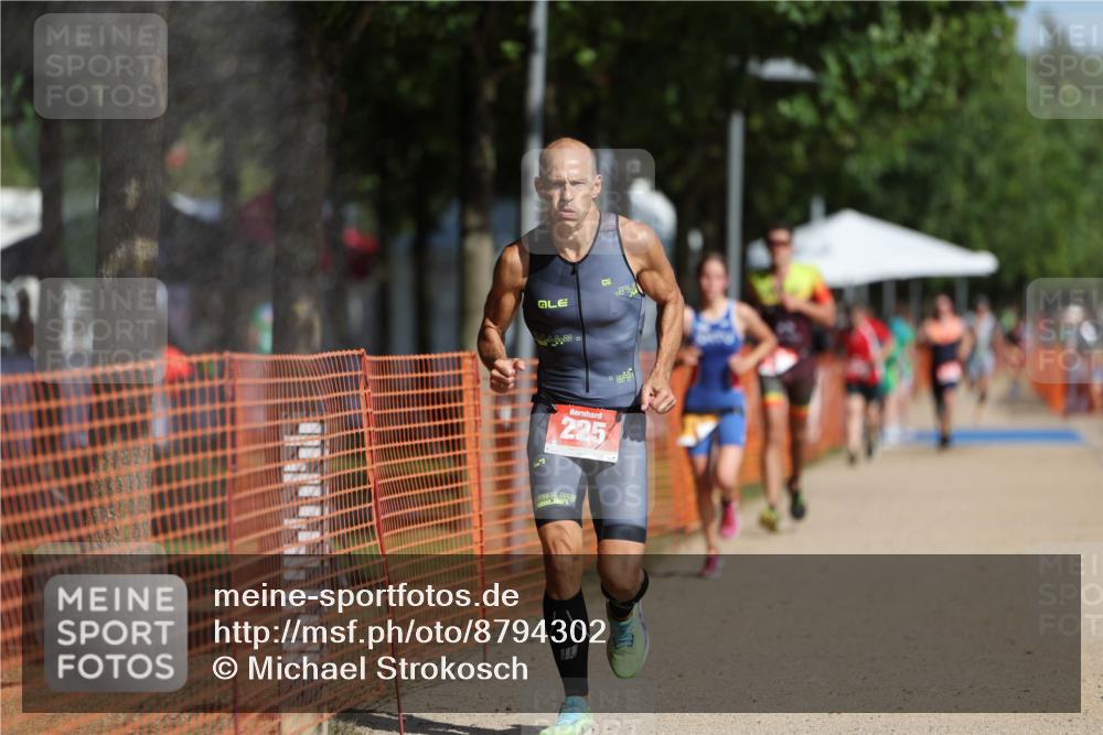 07.09.2025 - 19. Norderstedt Triathlon Michael Strokosch http://msf.ph/oto/8794302 07.09.2025 11:50:40 Laufen 225, 1185, 1335 meine-sportfotos.de