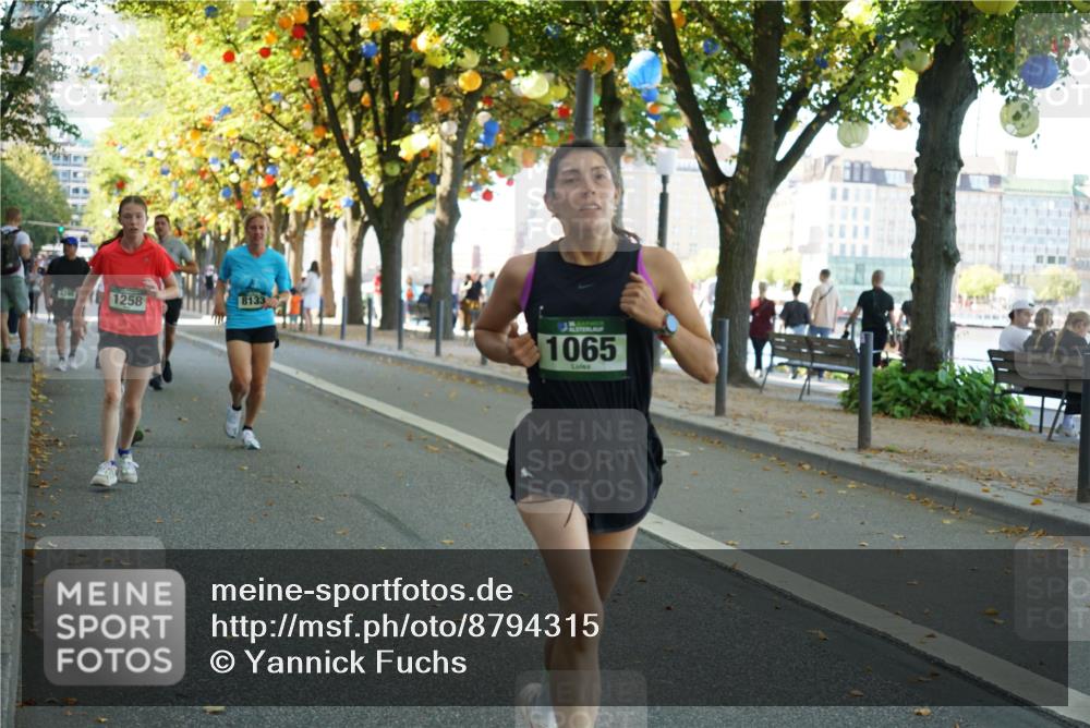 07.09.2025 - BARMER Alsterlauf Yannick Fuchs http://msf.ph/oto/8794315 07.09.2025 11:42:15 Laufen 1258, 3, 1065 meine-sportfotos.de