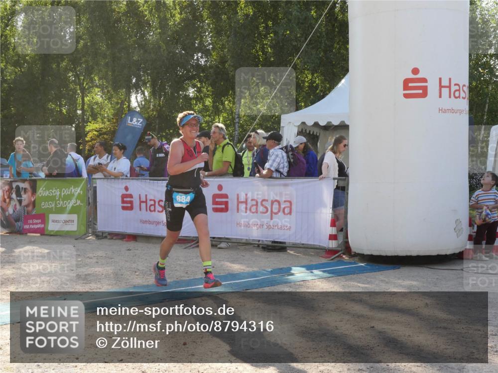 07.09.2025 - 19. Norderstedt Triathlon Zöllner http://msf.ph/oto/8794316 07.09.2025 16:46:24 Ziel 884, 1601 meine-sportfotos.de