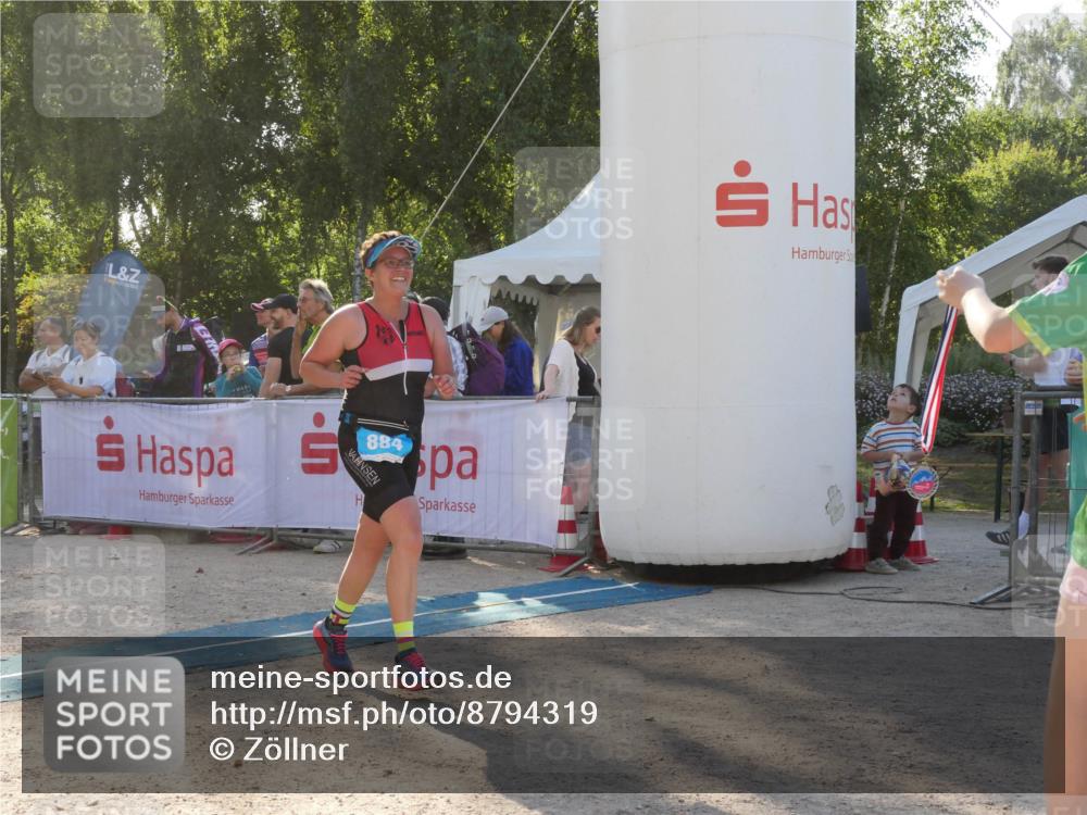 07.09.2025 - 19. Norderstedt Triathlon Zöllner http://msf.ph/oto/8794319 07.09.2025 16:46:24 Ziel 884, 1601 meine-sportfotos.de