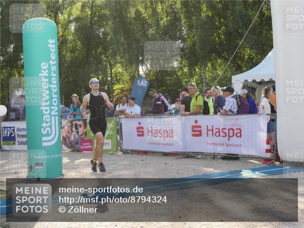 07.09.2025 - 19. Norderstedt Triathlon Zöllner http://msf.ph/oto/8794324 07.09.2025 16:46:26 Ziel 884, 1601 meine-sportfotos.de