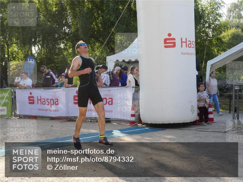 07.09.2025 - 19. Norderstedt Triathlon Zöllner http://msf.ph/oto/8794332 07.09.2025 16:46:27 Ziel 884, 1601 meine-sportfotos.de