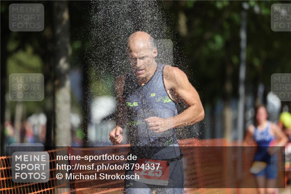 07.09.2025 - 19. Norderstedt Triathlon Michael Strokosch http://msf.ph/oto/8794337 07.09.2025 11:50:42 Laufen 225, 1185, 1335 meine-sportfotos.de