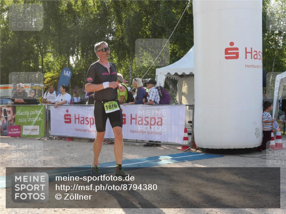 07.09.2025 - 19. Norderstedt Triathlon Zöllner http://msf.ph/oto/8794380 07.09.2025 16:47:09 Ziel 503, 1087, 1581, 1616 meine-sportfotos.de