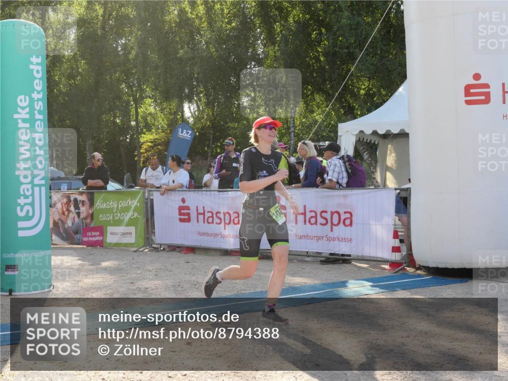 07.09.2025 - 19. Norderstedt Triathlon Zöllner http://msf.ph/oto/8794388 07.09.2025 16:47:11 Ziel 1087, 1581, 1616 meine-sportfotos.de