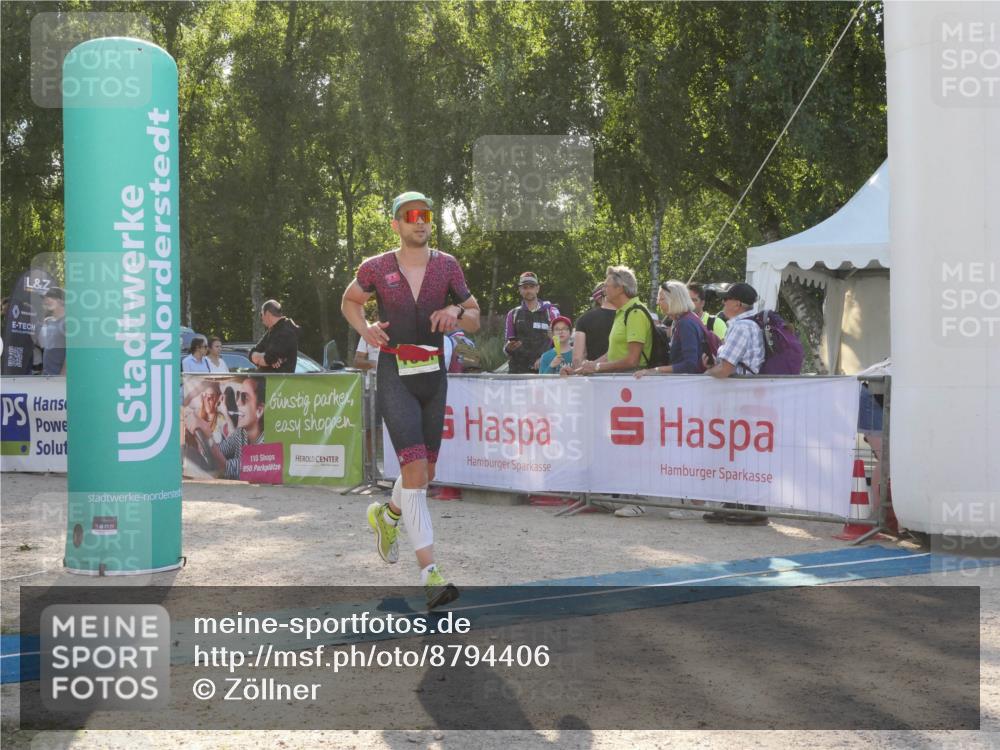 07.09.2025 - 19. Norderstedt Triathlon Zöllner http://msf.ph/oto/8794406 07.09.2025 16:47:17 Ziel 1069, 1581, 1611 meine-sportfotos.de