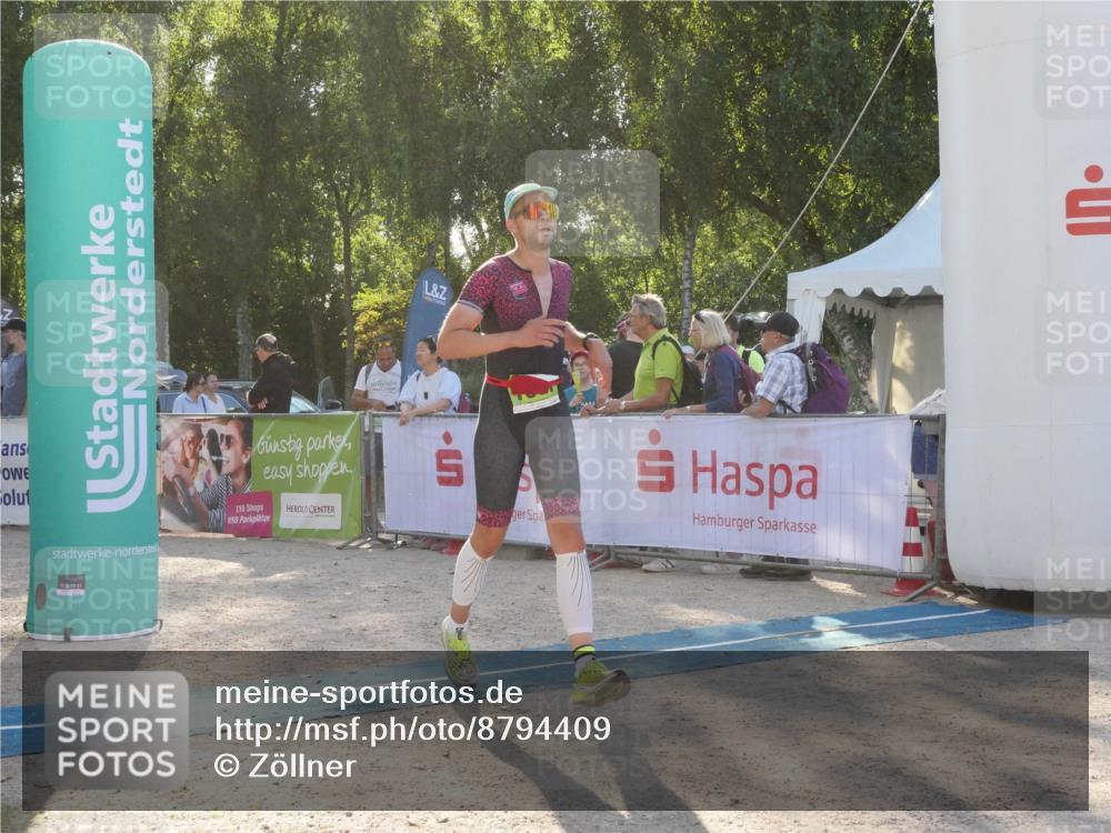 07.09.2025 - 19. Norderstedt Triathlon Zöllner http://msf.ph/oto/8794409 07.09.2025 16:47:17 Ziel 1069, 1581, 1611 meine-sportfotos.de