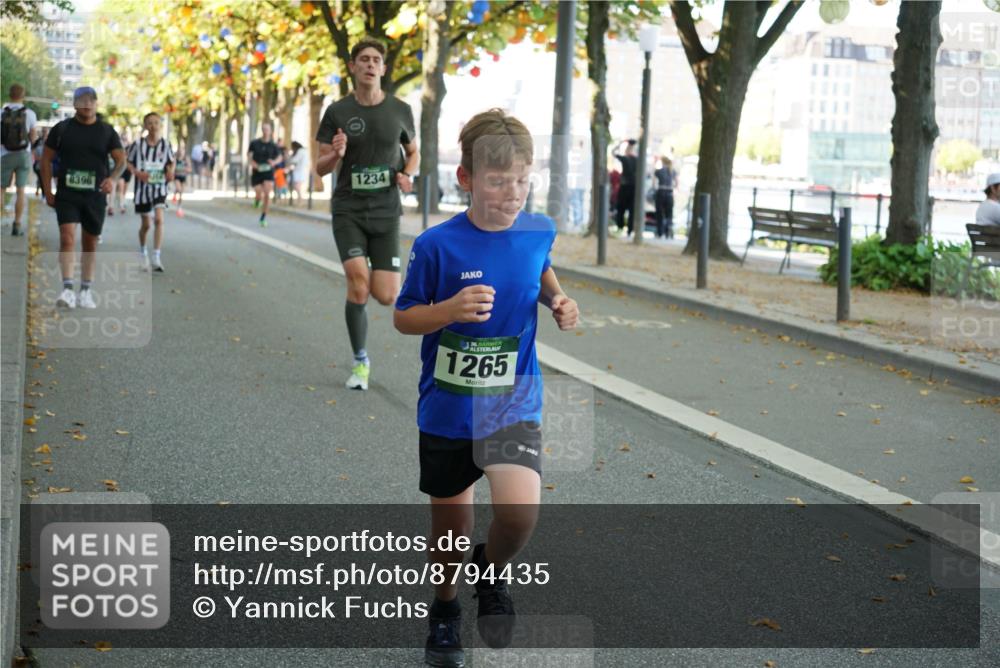 07.09.2025 - BARMER Alsterlauf Yannick Fuchs http://msf.ph/oto/8794435 07.09.2025 11:42:23 Laufen 8396, 1234, 36, 1265 meine-sportfotos.de
