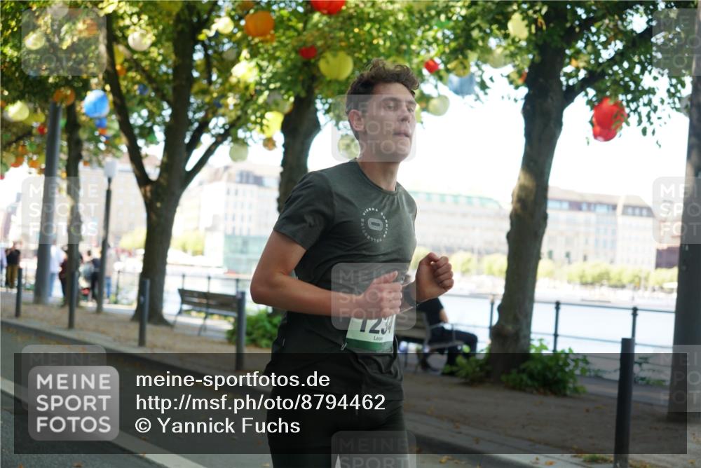 07.09.2025 - BARMER Alsterlauf Yannick Fuchs http://msf.ph/oto/8794462 07.09.2025 11:42:24 Laufen 1234 meine-sportfotos.de