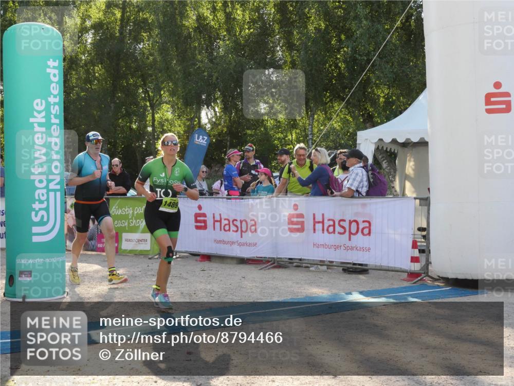 07.09.2025 - 19. Norderstedt Triathlon Zöllner http://msf.ph/oto/8794466 07.09.2025 16:48:04 Ziel 1489, 1623, 1628 meine-sportfotos.de