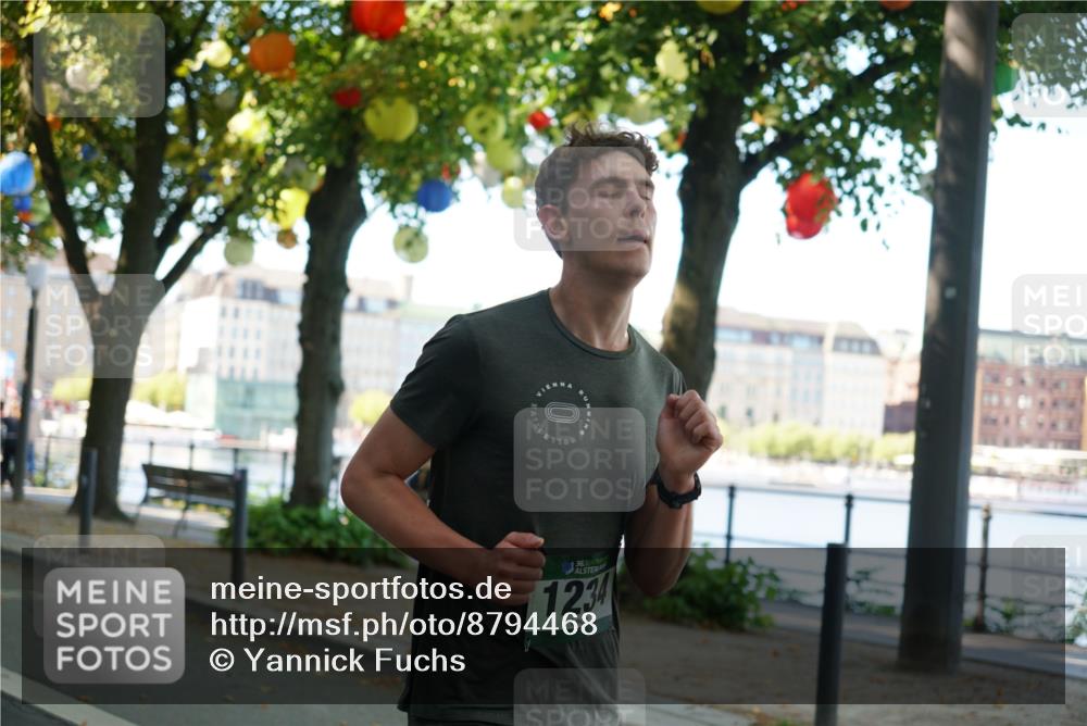 07.09.2025 - BARMER Alsterlauf Yannick Fuchs http://msf.ph/oto/8794468 07.09.2025 11:42:25 Laufen 36, 1234 meine-sportfotos.de