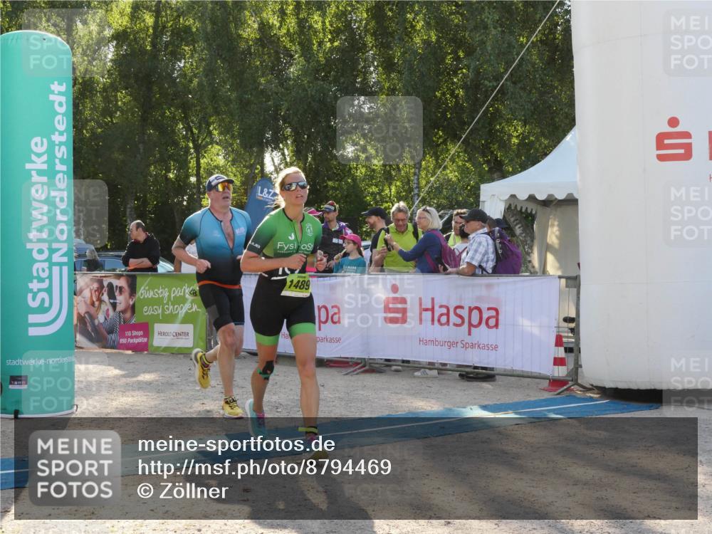 07.09.2025 - 19. Norderstedt Triathlon Zöllner http://msf.ph/oto/8794469 07.09.2025 16:48:04 Ziel 1489, 1623, 1628 meine-sportfotos.de