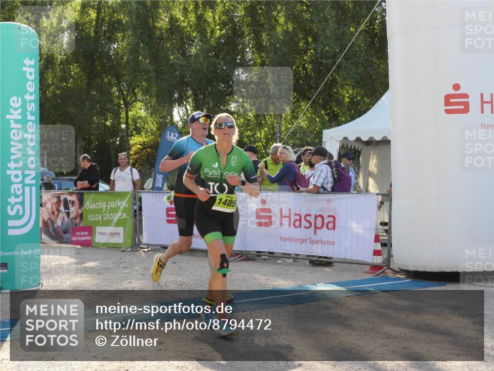 07.09.2025 - 19. Norderstedt Triathlon Zöllner http://msf.ph/oto/8794472 07.09.2025 16:48:04 Ziel 1489, 1623, 1628 meine-sportfotos.de
