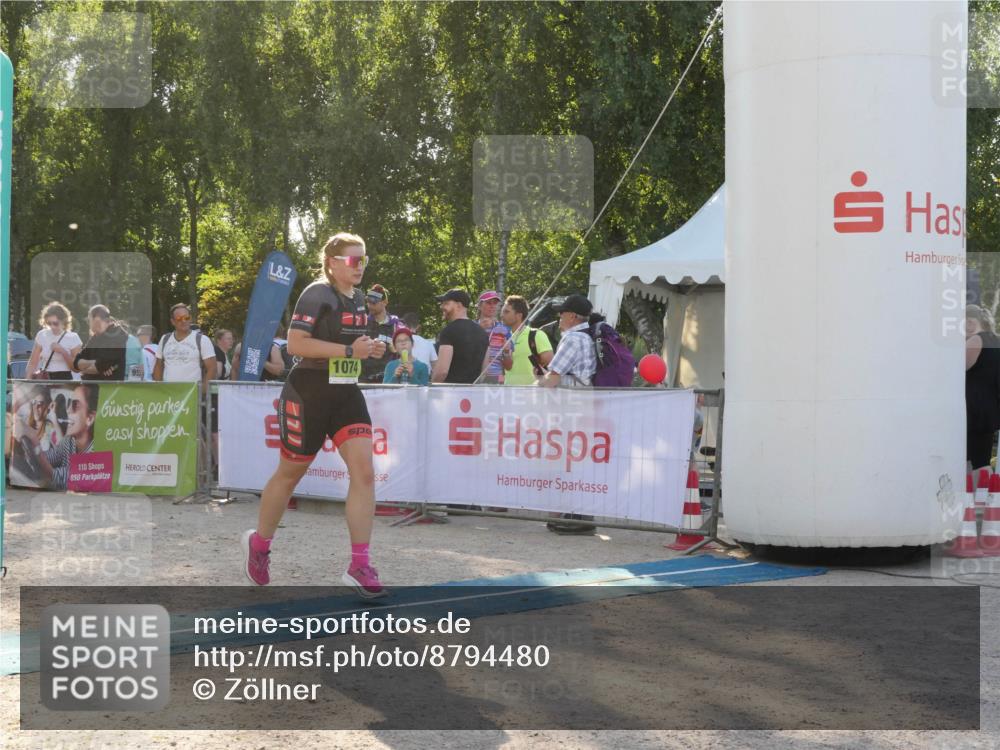 07.09.2025 - 19. Norderstedt Triathlon Zöllner http://msf.ph/oto/8794480 07.09.2025 16:48:33 Ziel 1074 meine-sportfotos.de