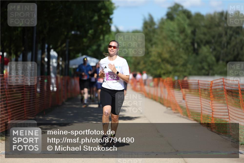 07.09.2025 - 19. Norderstedt Triathlon Michael Strokosch http://msf.ph/oto/8794490 07.09.2025 13:48:04 Laufen 316, 352 meine-sportfotos.de