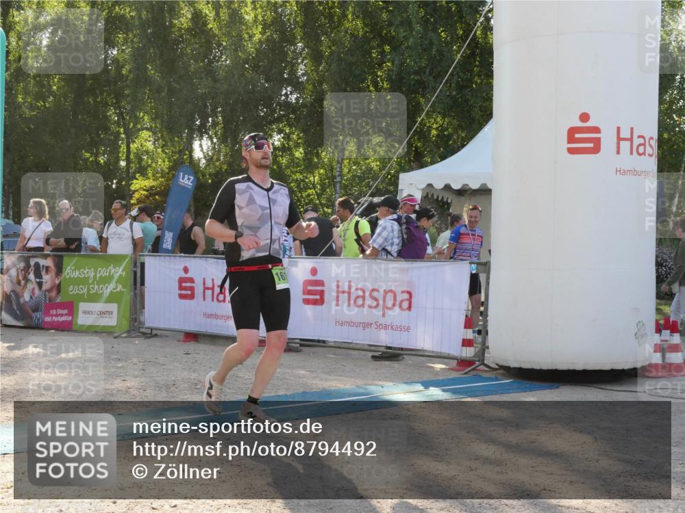 07.09.2025 - 19. Norderstedt Triathlon Zöllner http://msf.ph/oto/8794492 07.09.2025 16:48:39 Ziel 1074, 1618 meine-sportfotos.de