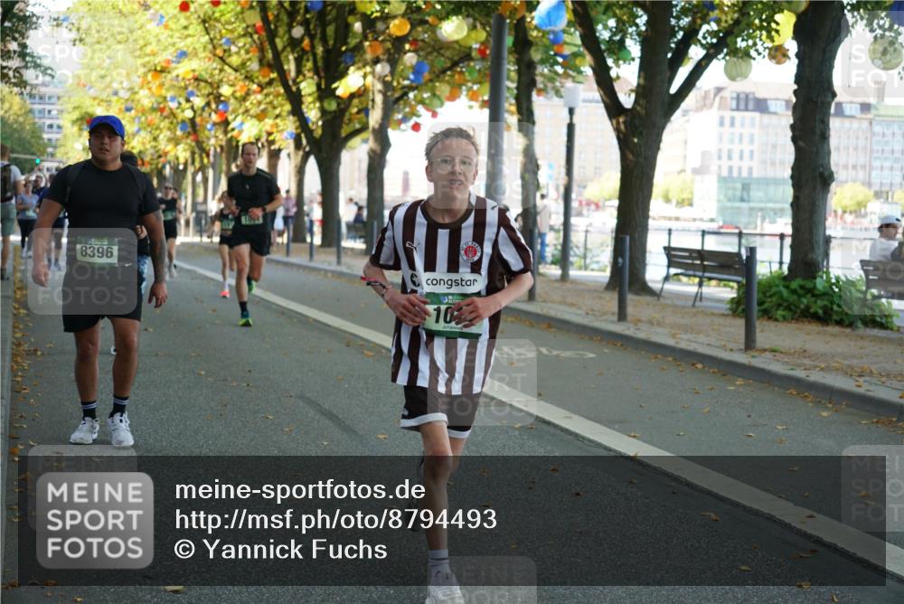 07.09.2025 - BARMER Alsterlauf Yannick Fuchs http://msf.ph/oto/8794493 07.09.2025 11:42:27 Laufen 8396, 10 meine-sportfotos.de