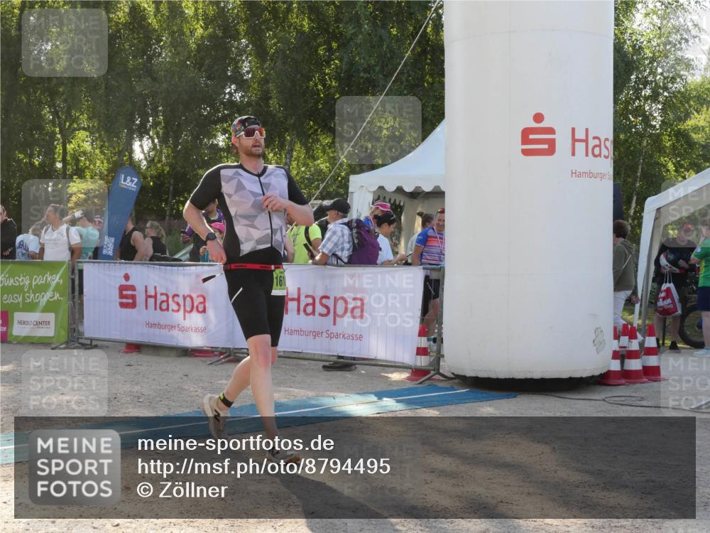 07.09.2025 - 19. Norderstedt Triathlon Zöllner http://msf.ph/oto/8794495 07.09.2025 16:48:39 Ziel 1074, 1618 meine-sportfotos.de