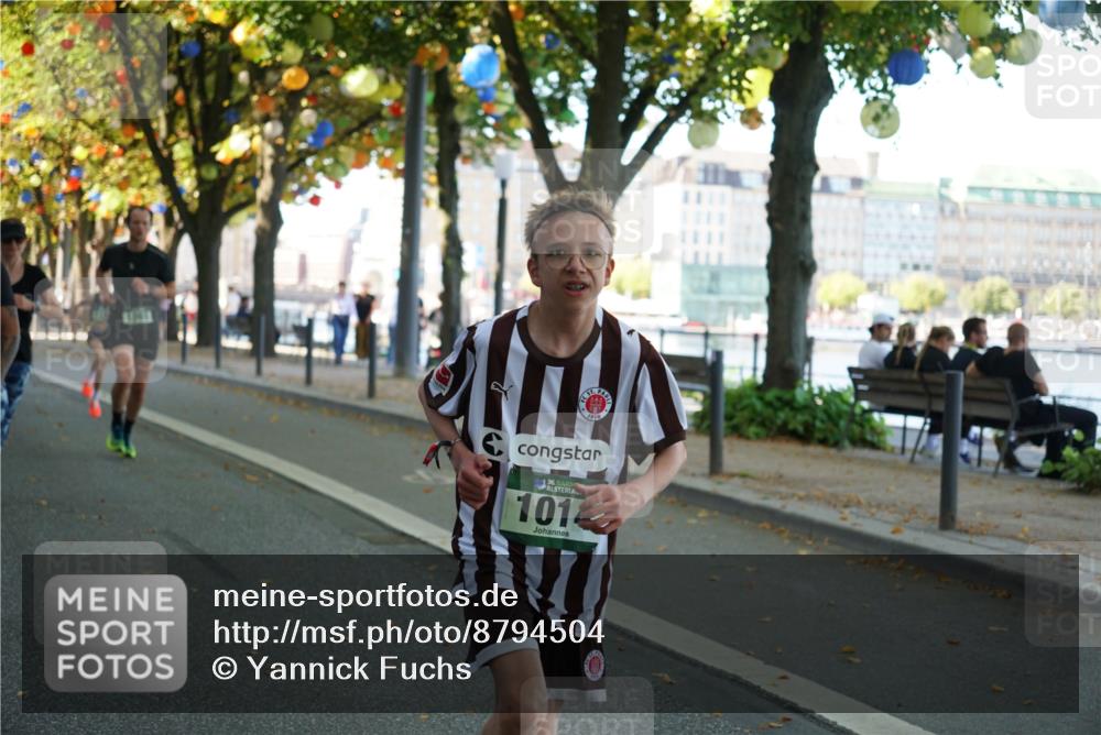 07.09.2025 - BARMER Alsterlauf Yannick Fuchs http://msf.ph/oto/8794504 07.09.2025 11:42:28 Laufen 36, 101 meine-sportfotos.de