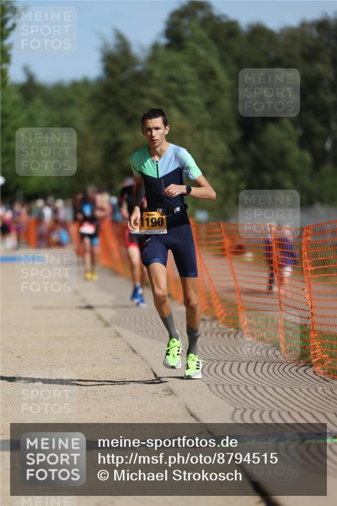 07.09.2025 - 19. Norderstedt Triathlon Michael Strokosch http://msf.ph/oto/8794515 07.09.2025 11:51:11 Laufen 1190, 1207 meine-sportfotos.de
