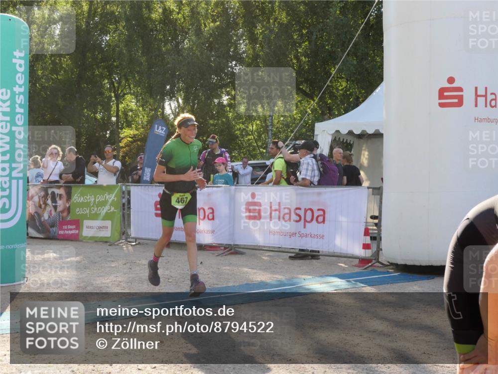 07.09.2025 - 19. Norderstedt Triathlon Zöllner http://msf.ph/oto/8794522 07.09.2025 16:48:58 Ziel 467, 1093, 1575 meine-sportfotos.de